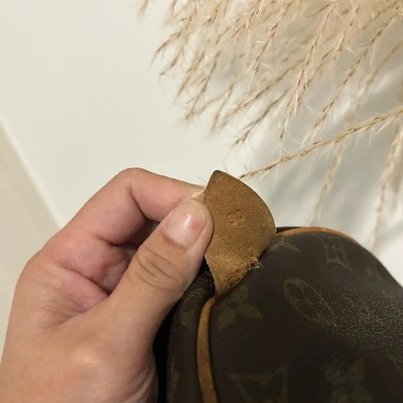 Louis Vuitton Brown Monogram speedy Travel Bag - Picture 8 of 11